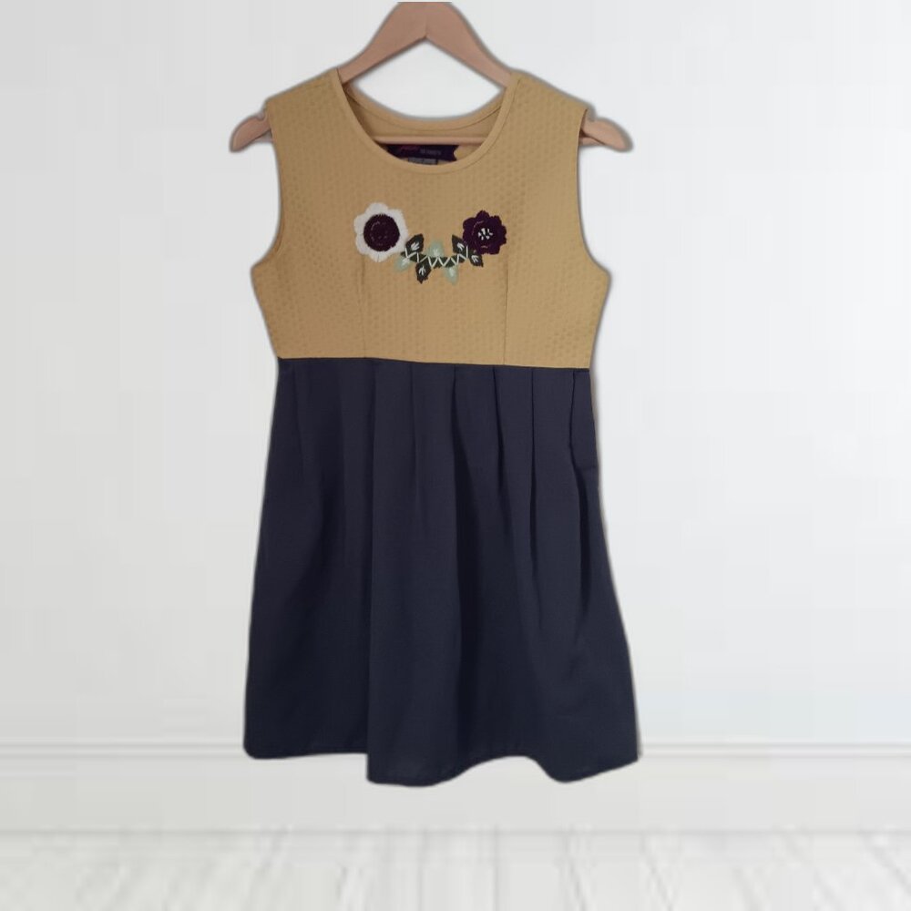 Jack BB Dakota embroidered tank dress, pleated, baby doll, floral, medium